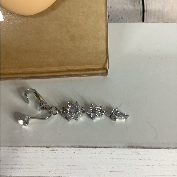 Clip-On Belly Button Ring - Picture 3 of 3